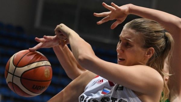Россия потерпела второе подряд поражение на женском Евробаскете